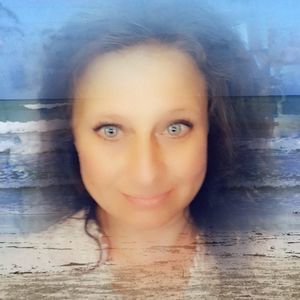 Meet your Posher, Alicia